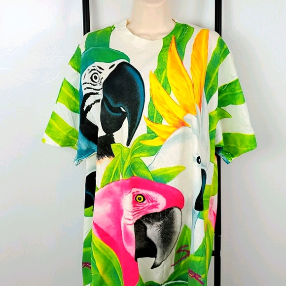 Hanes Other - Vintage Hanes Heavyweight t-shirt Parrots graphic